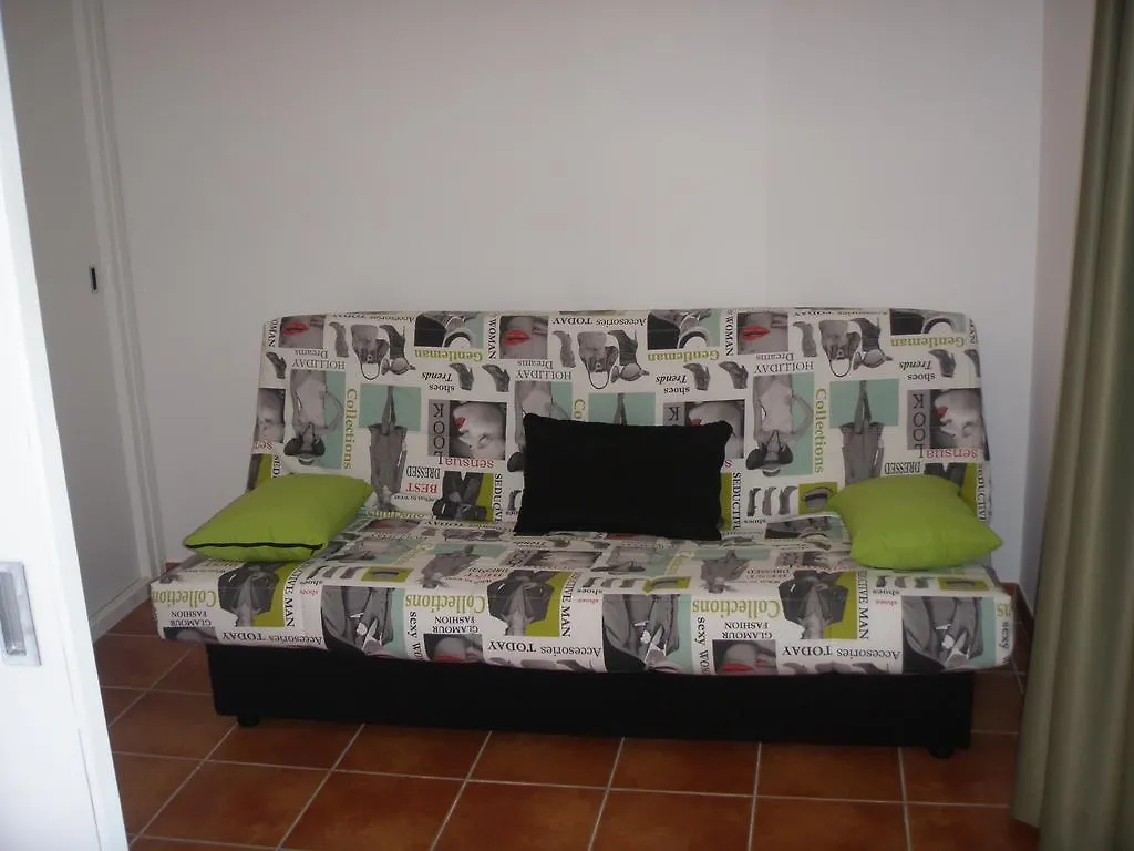 Los Pinos Apartament Per 4 Persones Amb Piscina Comunitaria A L'Urbanitzacio Los Pinos Platja d'Aro 0*,  Spain